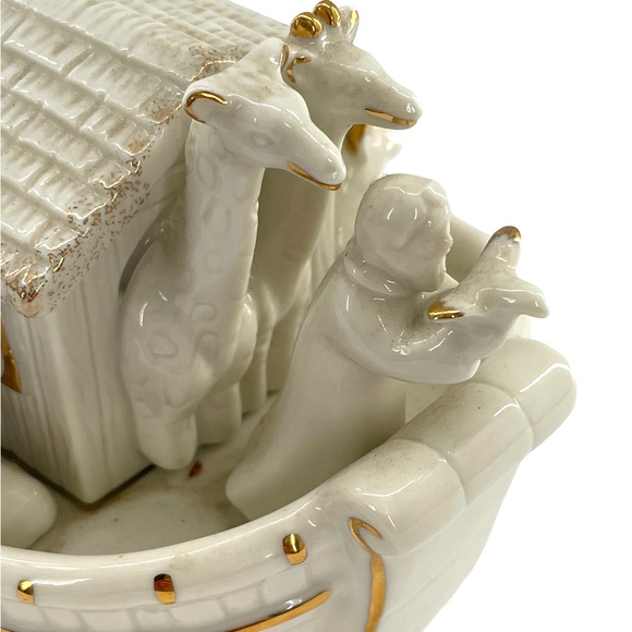 Mikasa Fine Porcelian "Noah's Ark" FKOO1-311 Figurine with Gold Accent in EUC 5" - Picture 3 of 10